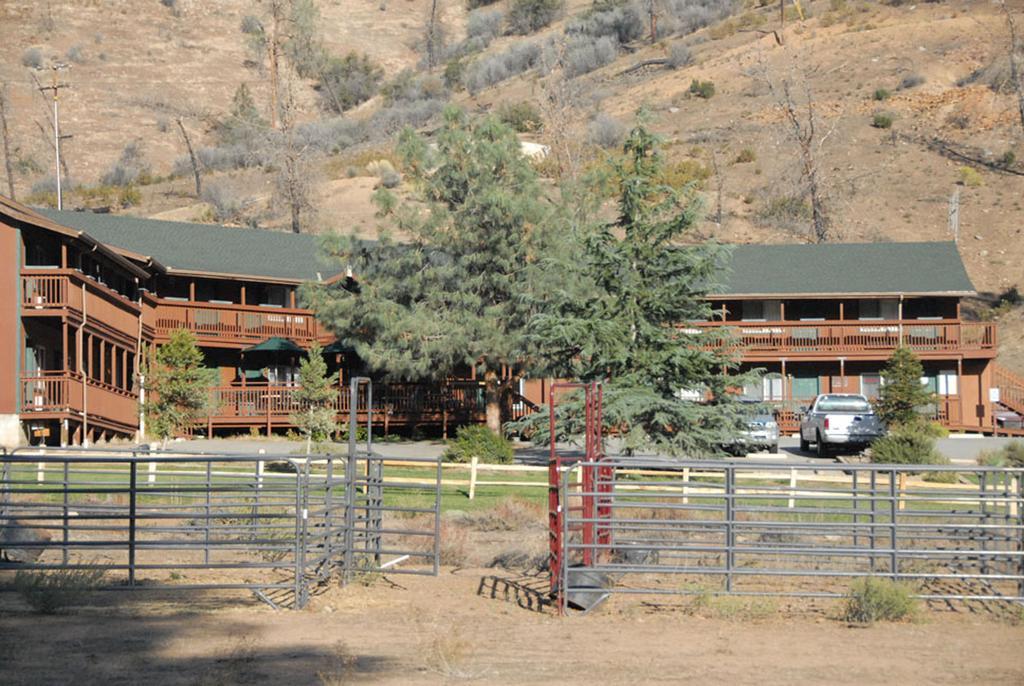 Corral Creek Lodge Кернвилл Экстерьер фото